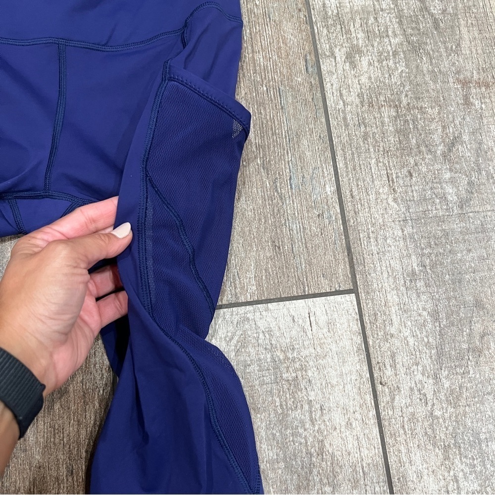 Lululemon Athletica | Mesh Capri Leggings Size 6 With Pockets - Picture 3 of 8